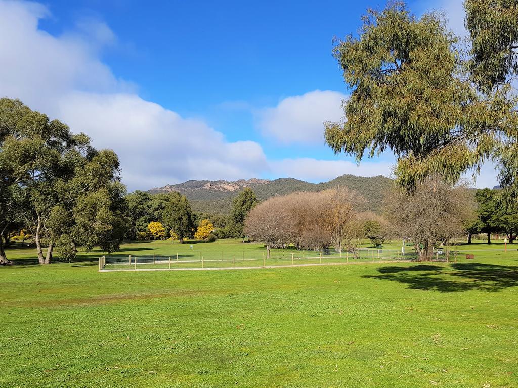 Breeze Holiday Parks - Grampians Halls Gap Bagian luar foto